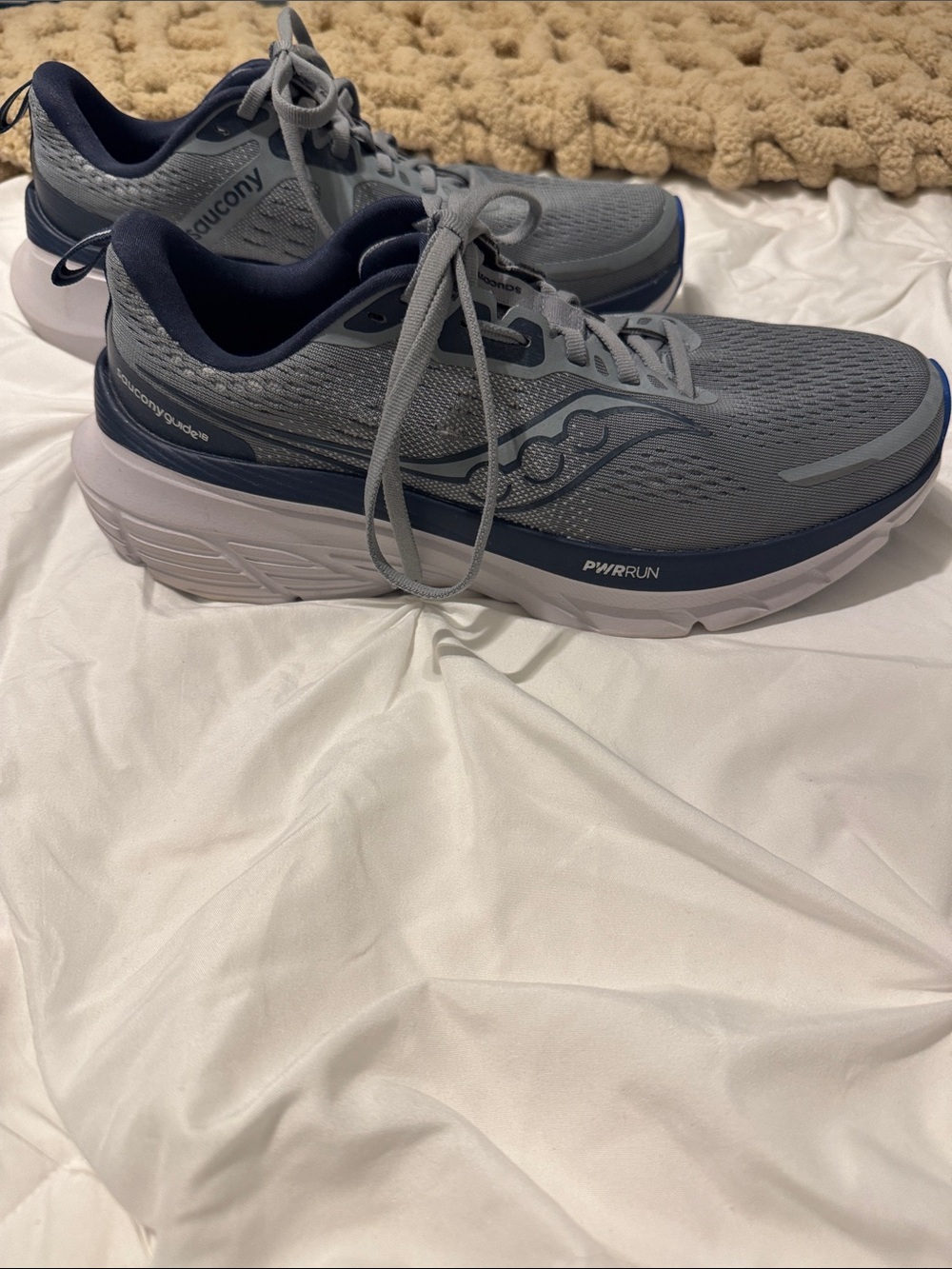 Saucony Guide18 Men's Gray and Navy PWRRUN Cushion Road Runners